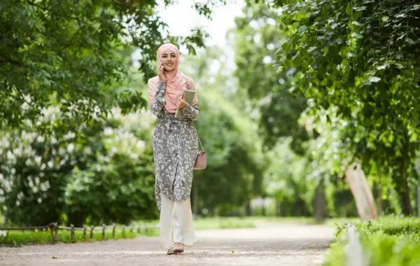 Embracing the Sunshine: Navigating the Joys and Unique Summer Challenges of Being a Hijabi in the UK